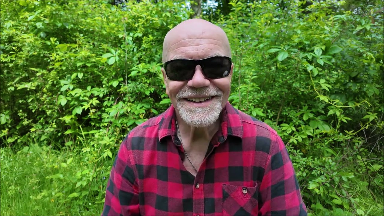 Tramping versus  bushcraft