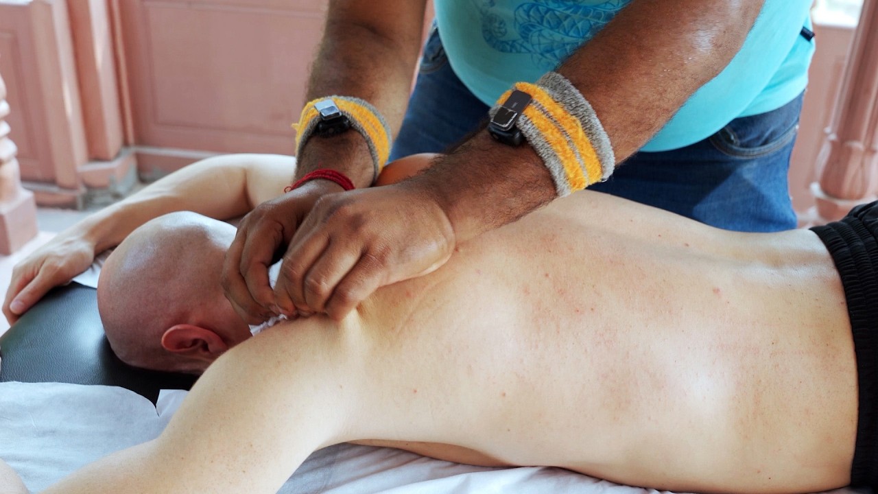 Back Massage with Joint Cracking: Shamboo's Unique Treatment with ASMR Sounds 🎧