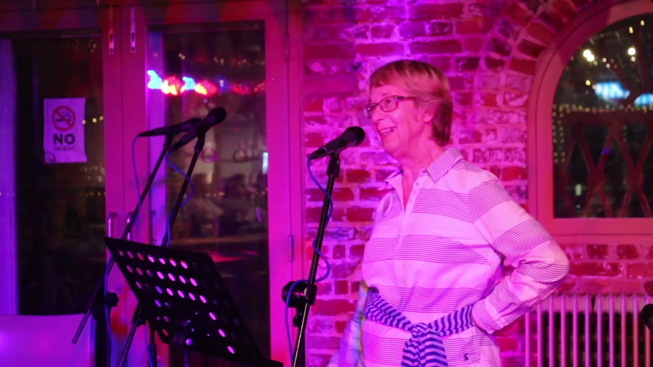 DEBBIE DWYKE - Acoustic Originals. Quay Arts. Isle of Wight