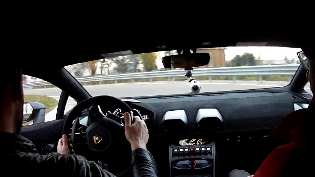 Driving a Lamborghini Huracan Performante - Push Start Maranello