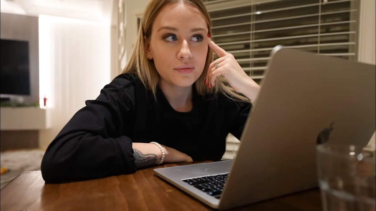 VLOGMAS : CO SIĘ STAŁO Z MOIM PRAWDZIWYM TATĄ! | Andziaks