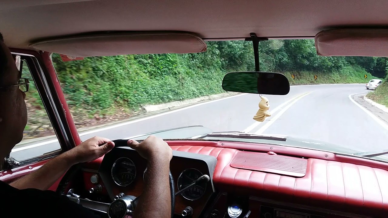 Descendo a serra de Piquete SP em um Aero Willys 1964