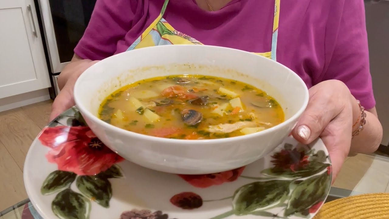КУРИНЫЙ СУП С  ГРИБАМИ! КУРИНЫЙ  ГРИБНОЙ СУП ИЗ ШАМПИНЬОНОВ СЫТНЫЙ ,АРОМАТНЫЙ ,ВКУСНЫЙ, НЕЖНЫЙ!