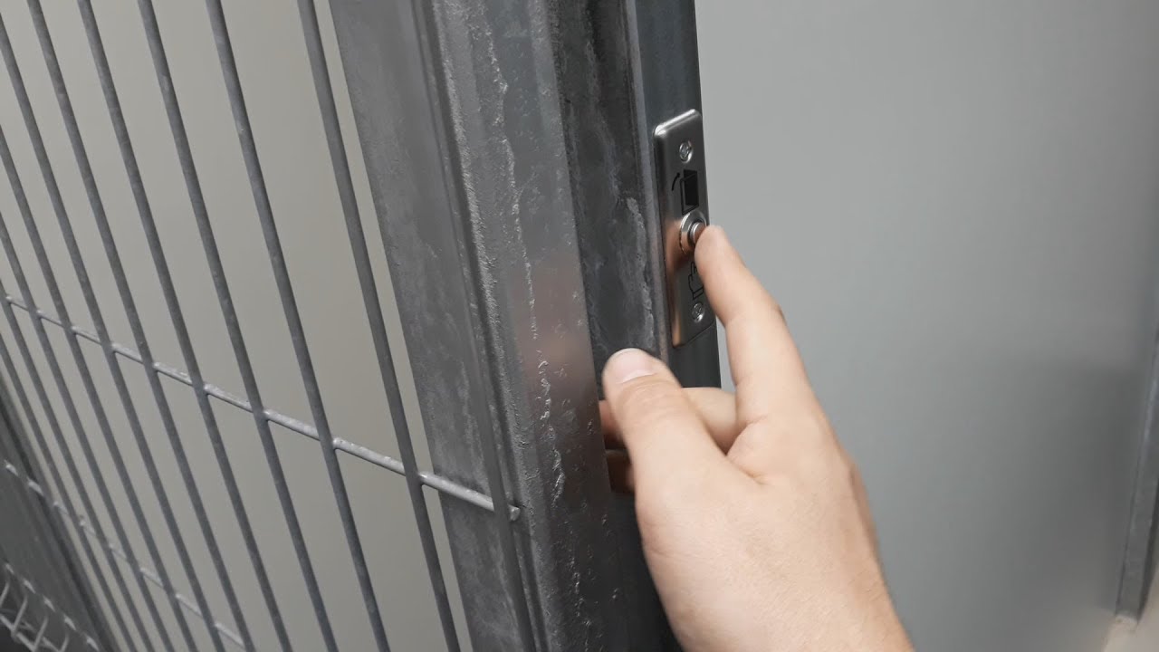 Блокирую лифтовые дери. Случай из практики.