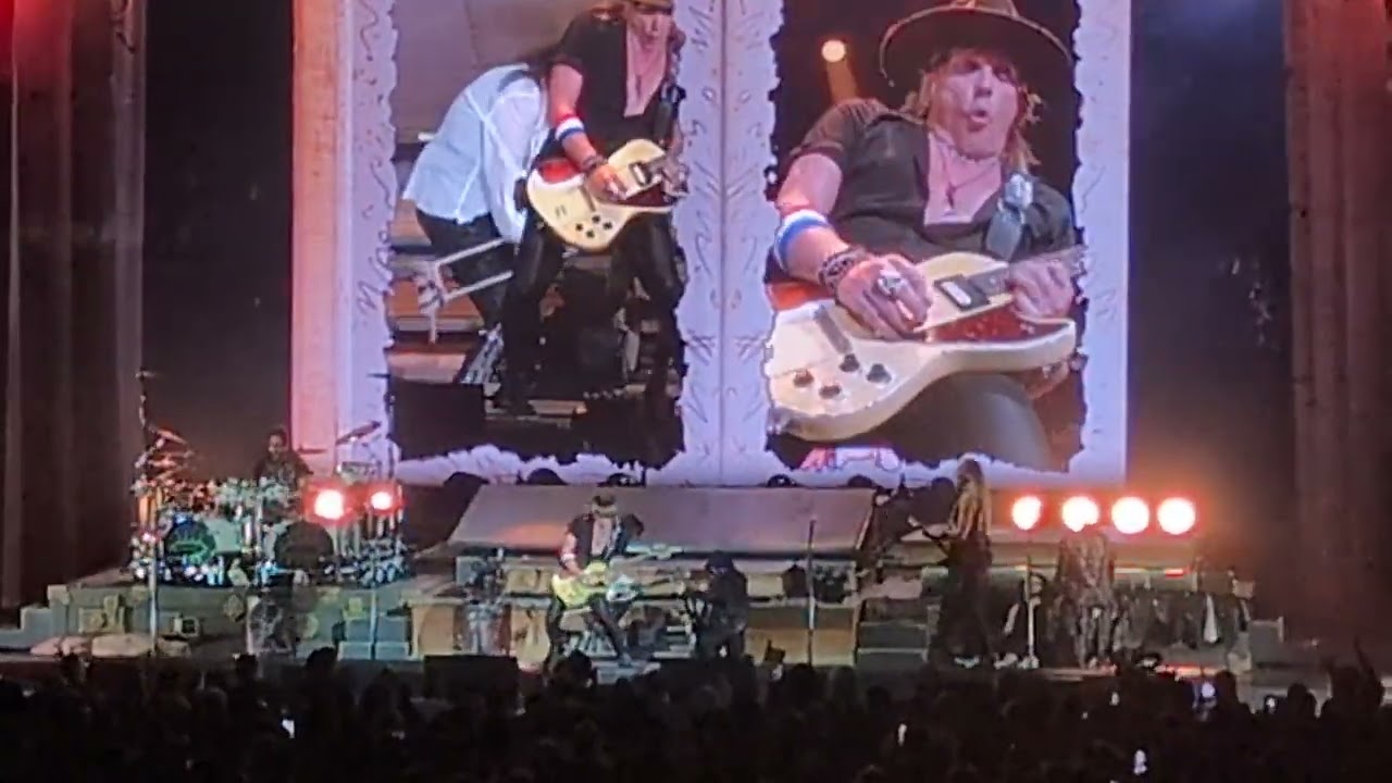 Alice Cooper I'm Eighteen Live in Houston TX 2025 Alice's Attic Tour