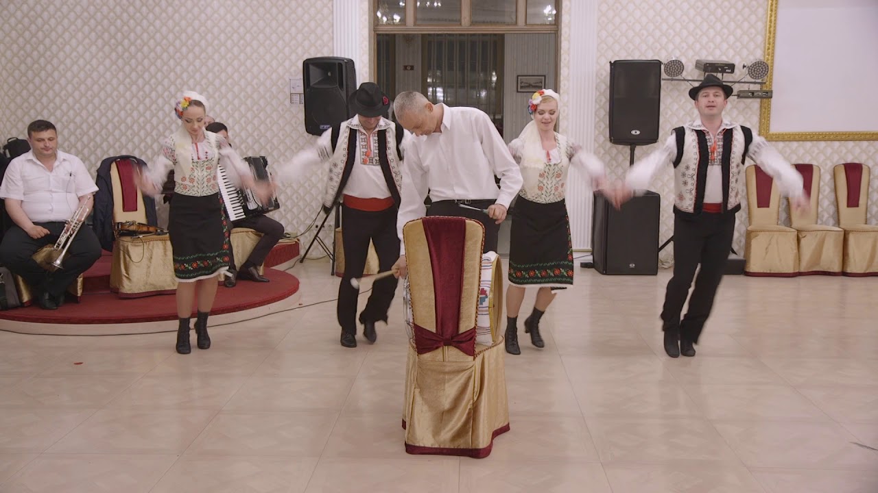 Ansamblul Plai Moldovenesc si Marcel Boldurescu - Hora ca la Sud