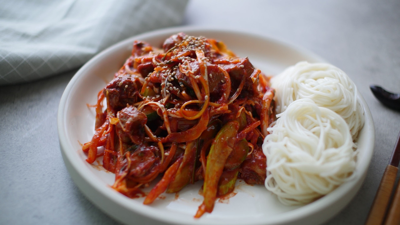 안주로 최고~ 골뱅이무침 만들기 [spicy sea snails salad: koreanfood ]  [우미스쿠킹 : 그녀의요리]