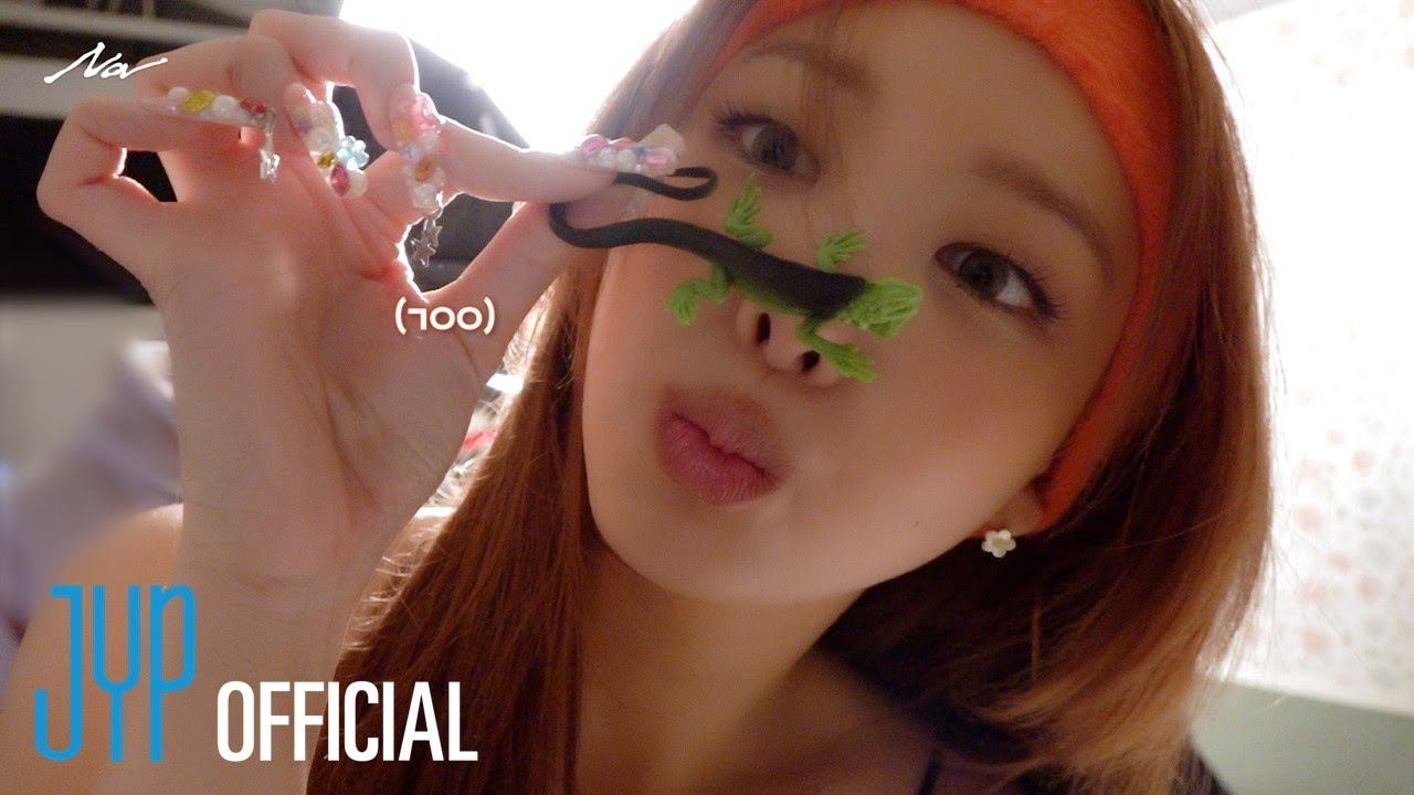 NAYEON “NA” Jacket Shooting Behind