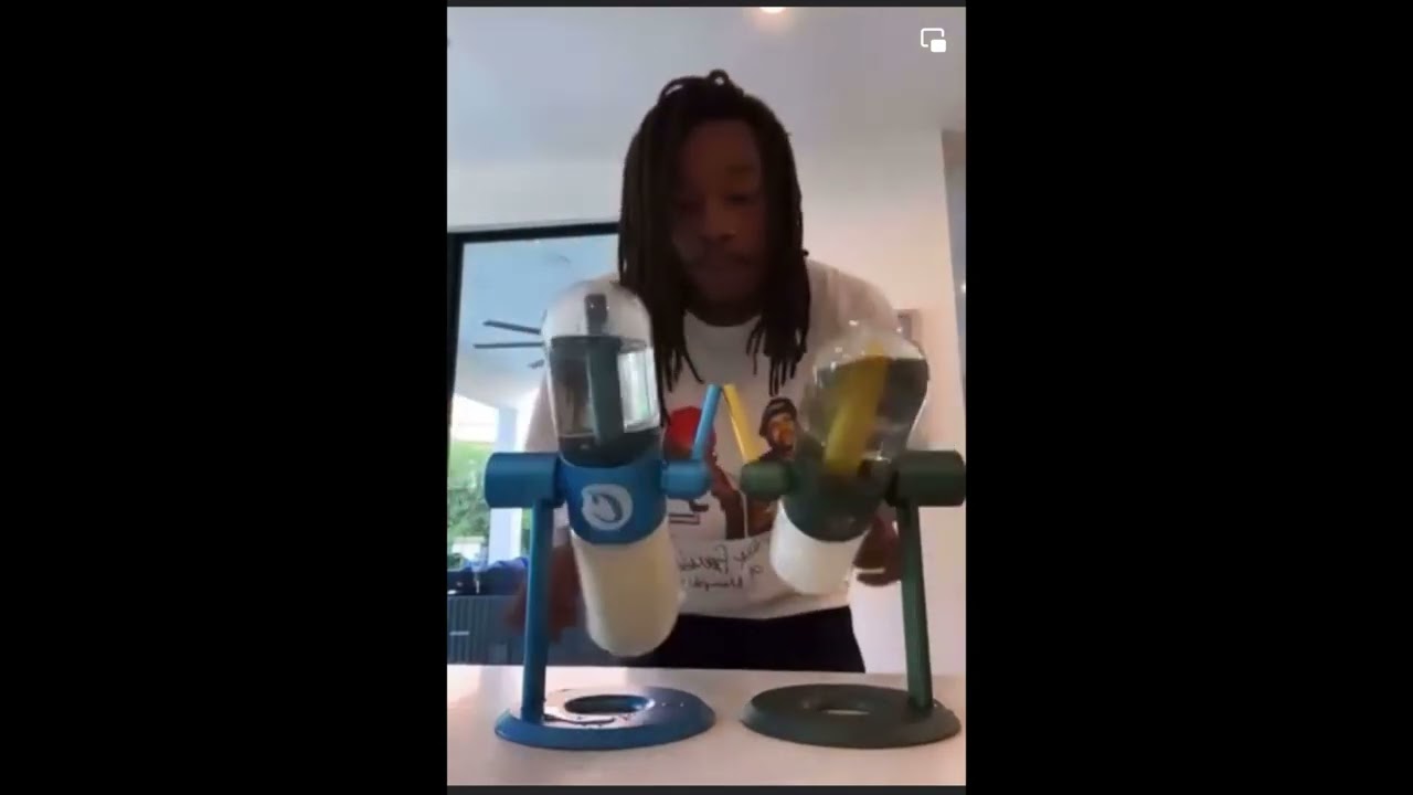 Wiz Khalifa doing double gravity hits
