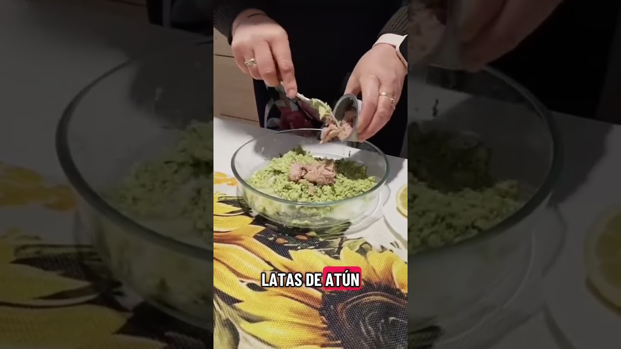 Micul DEJUN avocado cu ton. El desayuno avocates con atún.
