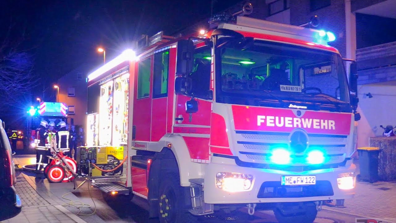 [BRAND IM KELLER EINES WOHNGEBÄUDES] - Feuer im Bereich der Sauna ausgebrochen ~ Feuerwehr Hilden -
