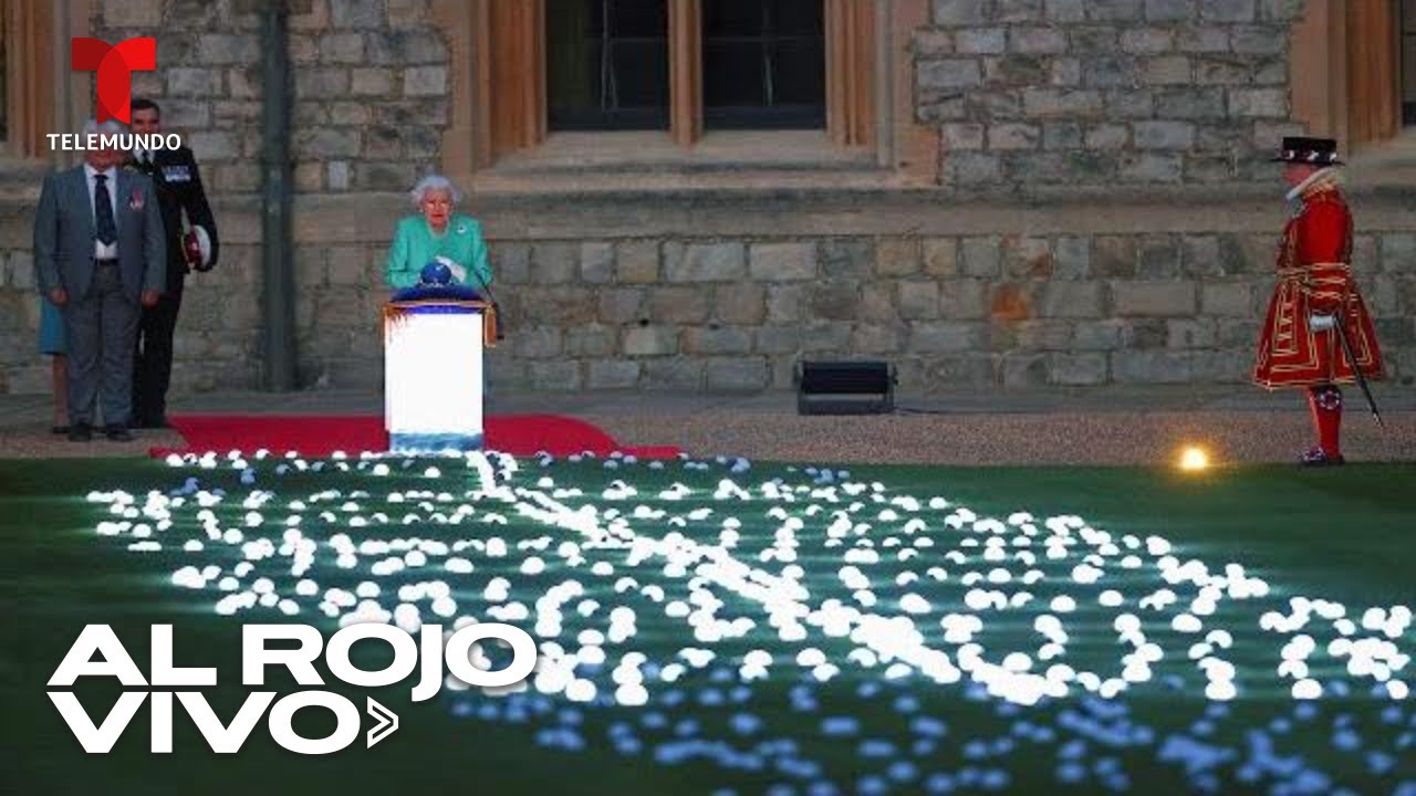 Reina Isabel encabeza iluminación del faro principal del Jubileo en el Palacio de Buckingham