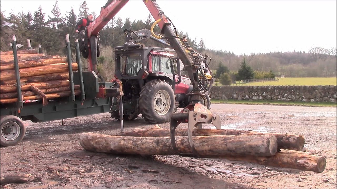 FOR SALE: Twin axle timber trailer with Epsilon E98 loader