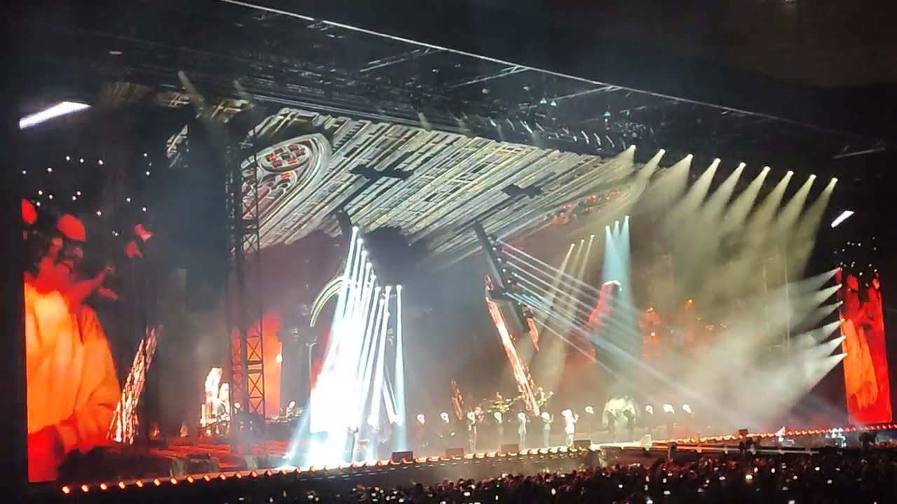 Mylène Farmer - Désenchantée (Part 1) - Nevermore - Stade de France (Live) 01_10_2024