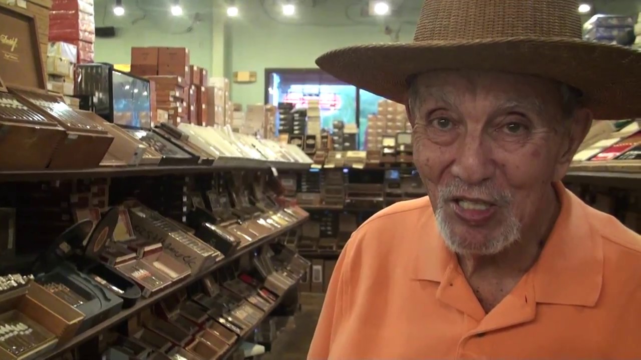 Avo  Uvezian passed away; Մահացել է Ավո Ուվեզյանը