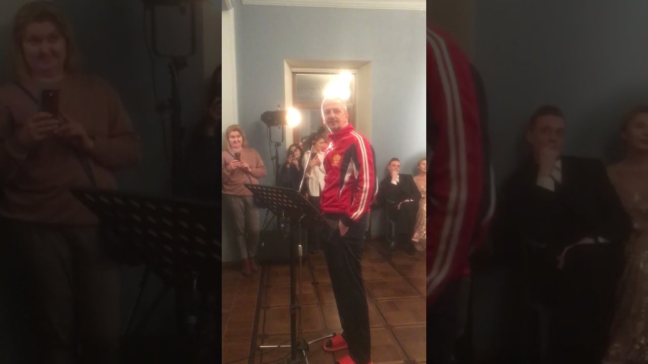 Гамлет ин Москоу. Театр на Малой Бронной. К. Ю. Богомолов в главной роли.