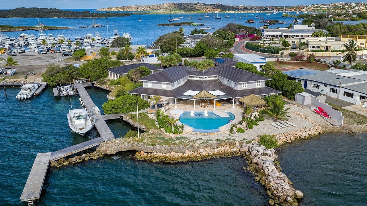 Curacao Exclusive Real Estate - Brakkeput Ariba 15 - For Sale