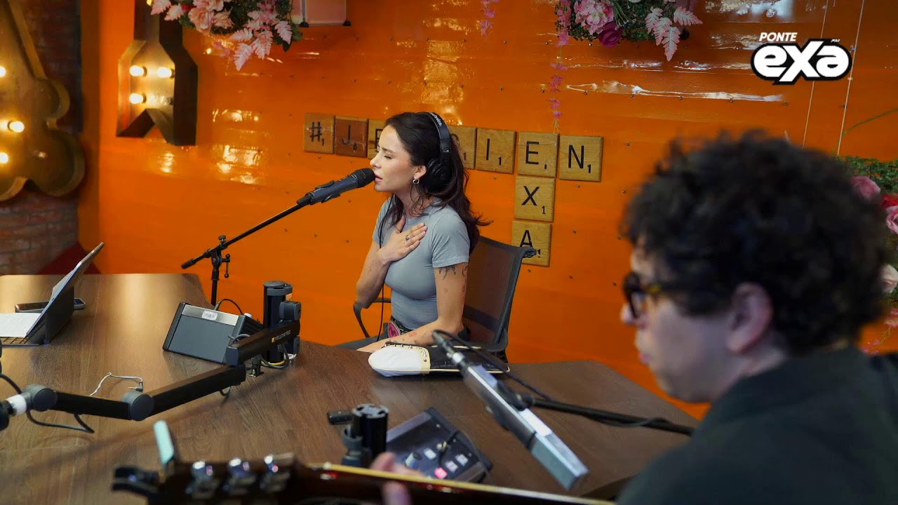 Cami ya está en #JessieEnExa para hacernos suspirar con su voz. 🎤🎶