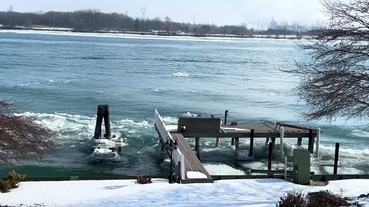 USCG tug Bristol Bay throwing a huge ice wake in the St Clair River 2/15/26