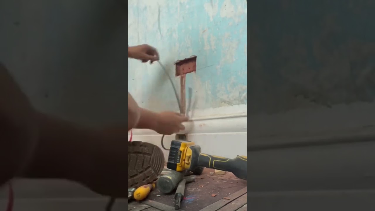 Electrician tutorial How I chase in a double socket power outlet (sink into the wall so it’s flush)