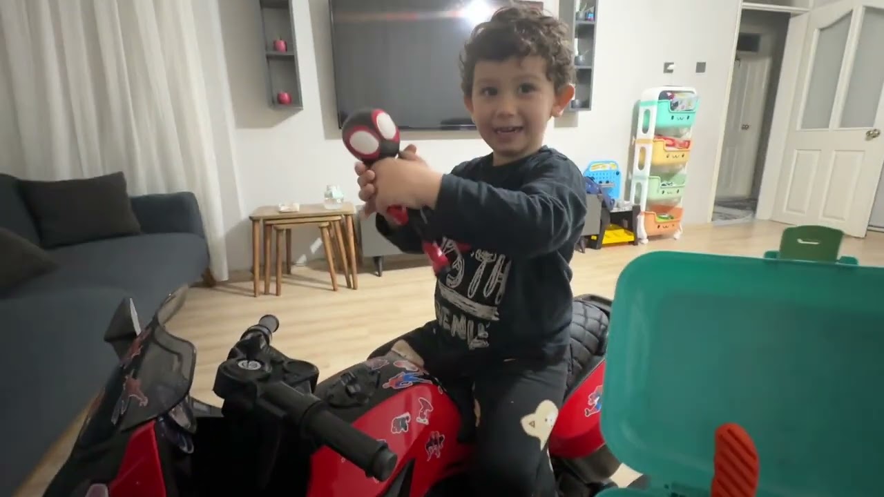 YAVUZ BORA ABİ OLUYOR !!!!