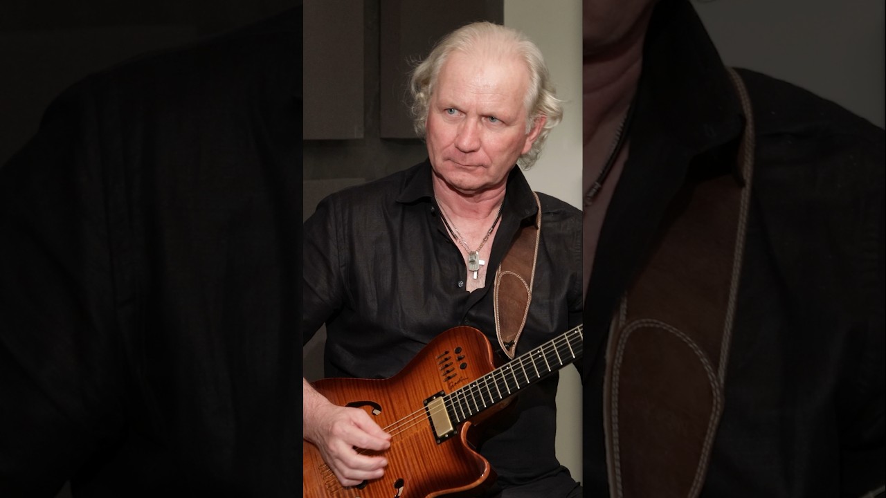 Marek Raduli prezentuje gitarę Godin