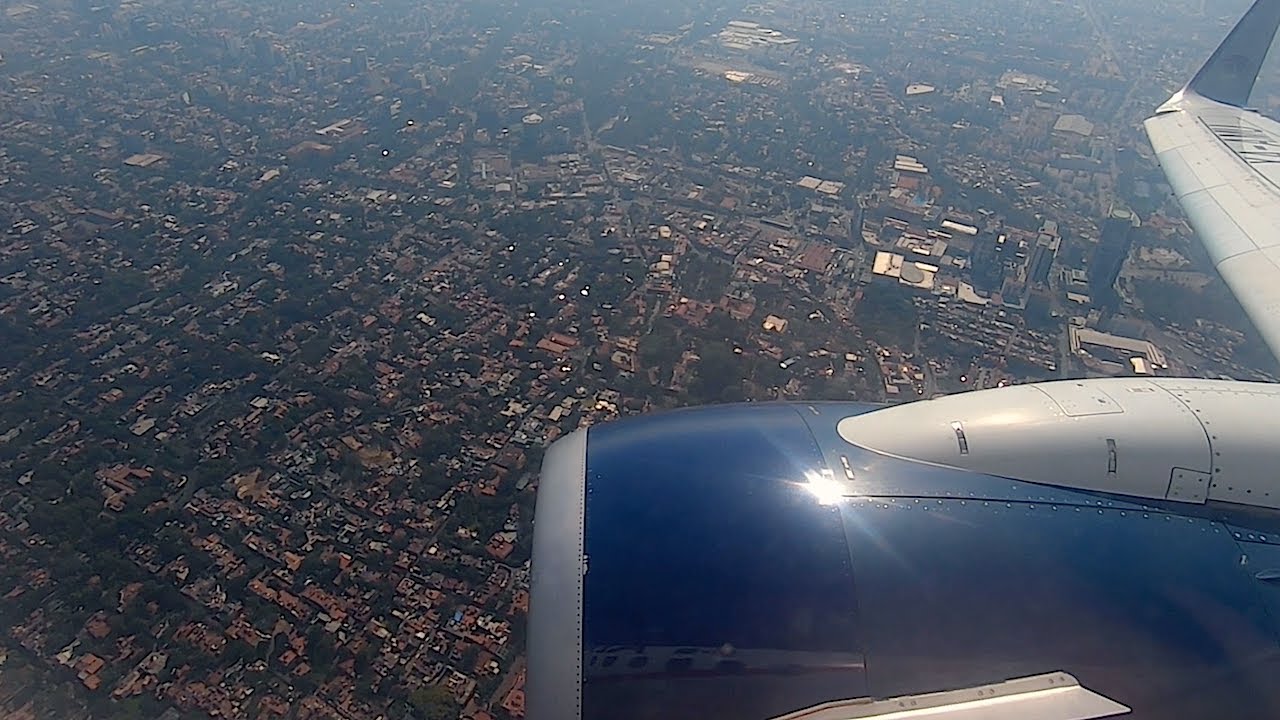 Landing In Very Smoggy Mexico City: AreoMexico B737-800 Southwest Approach