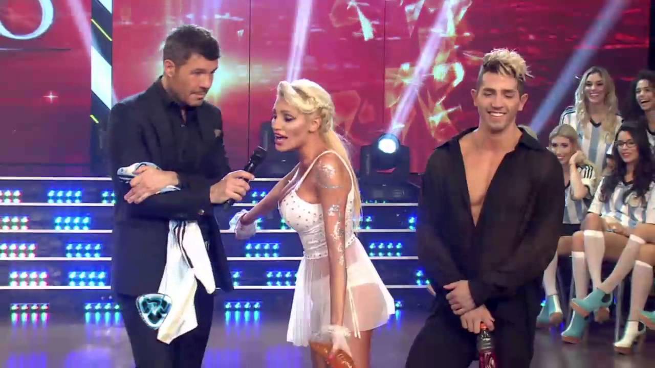 Showmatch 2014 - Volvió Solita y mató a Vicky Xipolitakis