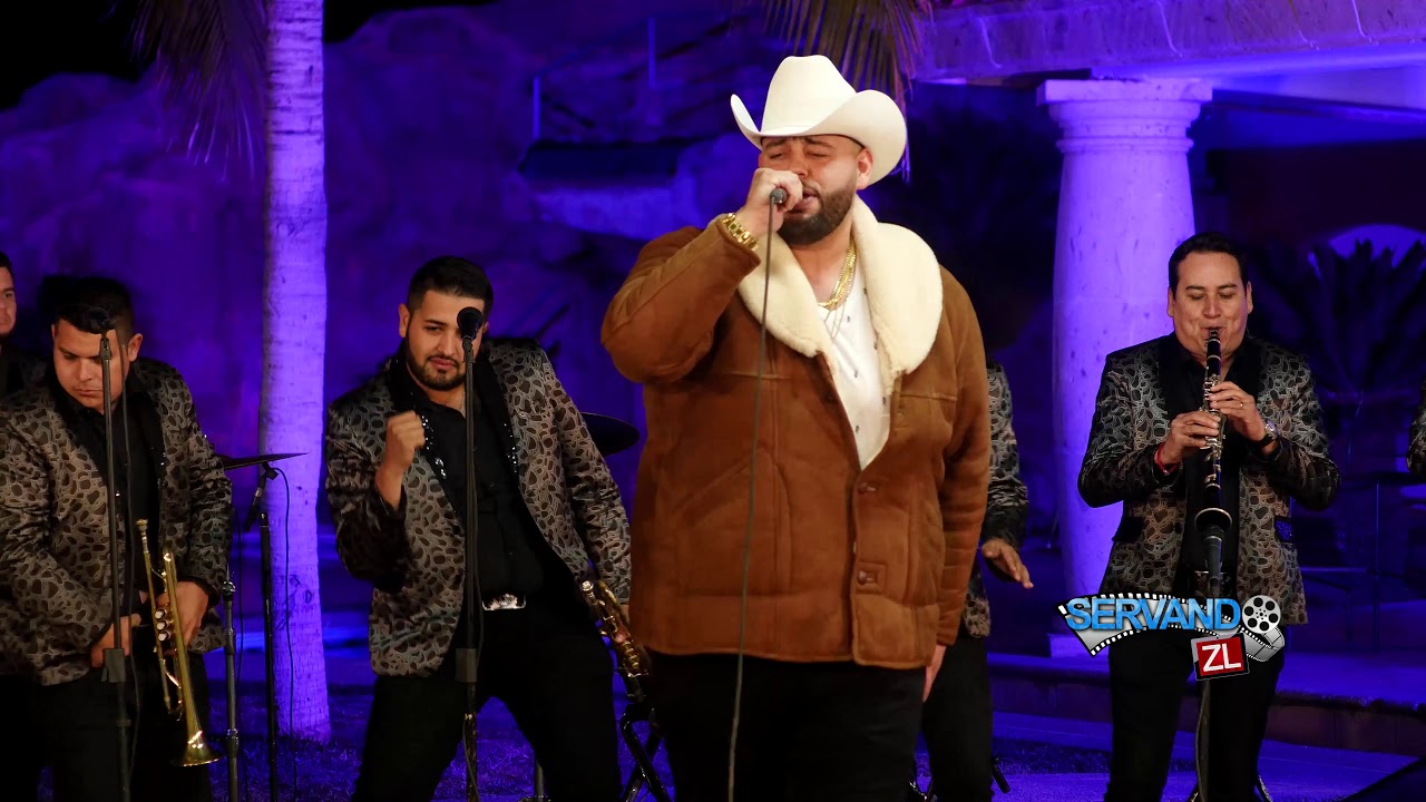 Adrian Chaparro Ft. La Decima Banda - El Robert (En Vivo 2019)