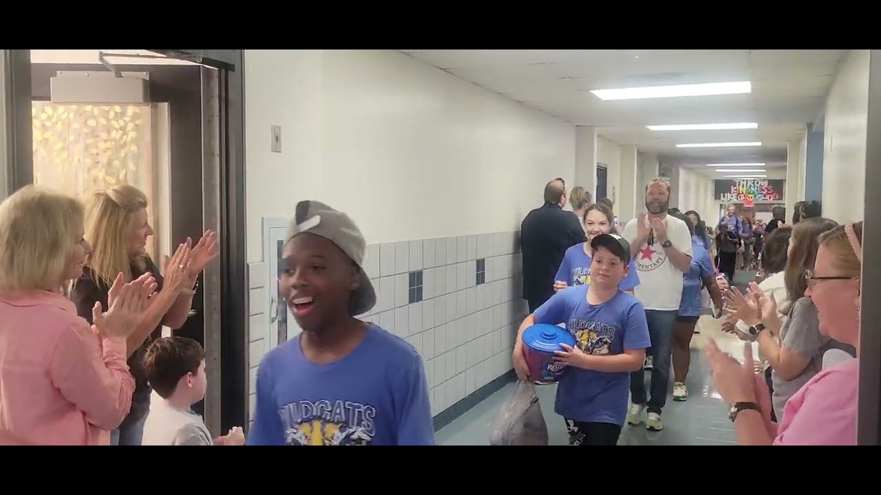 Wood Elementary 2023 6th grade Clap Out
