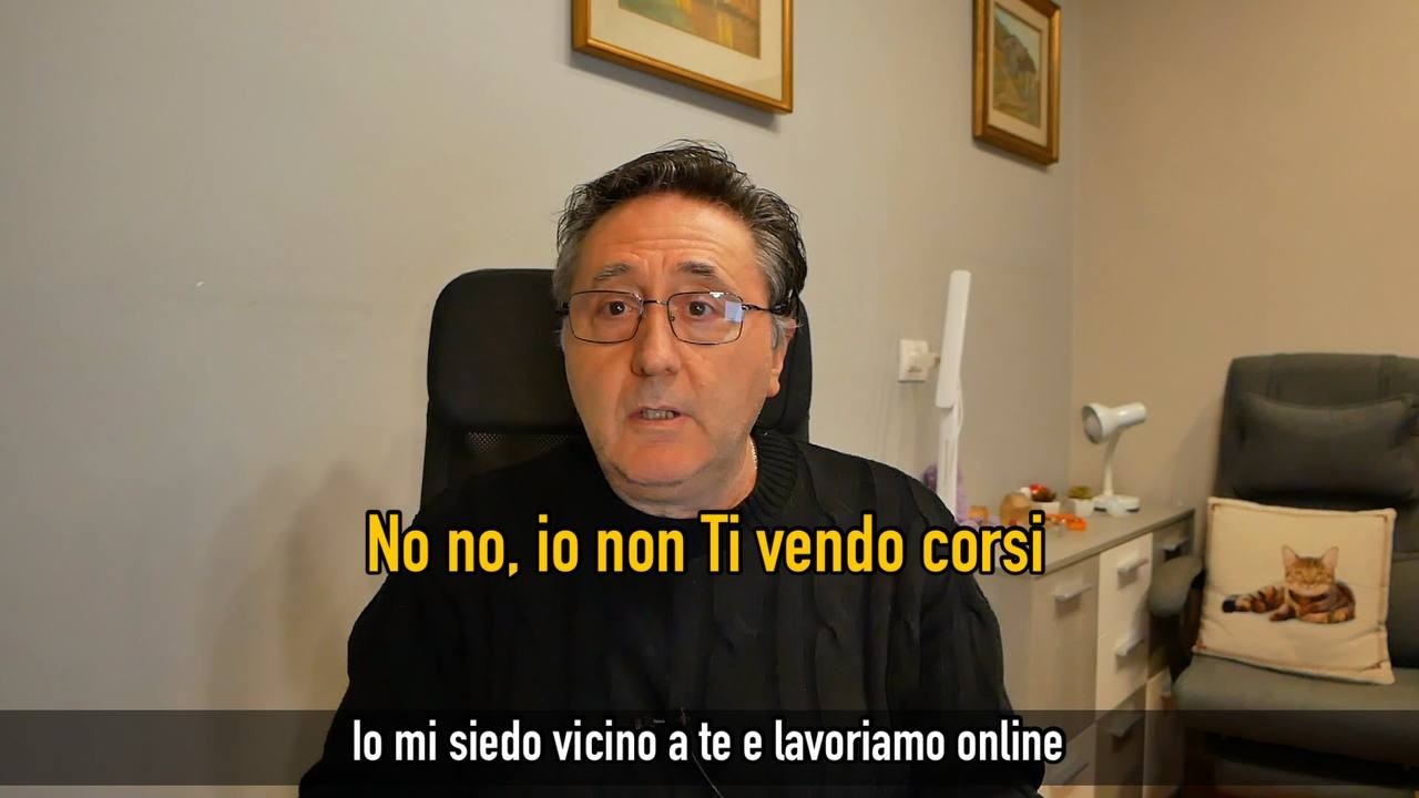 Io mi siedo vicino a te e lavoriamo online