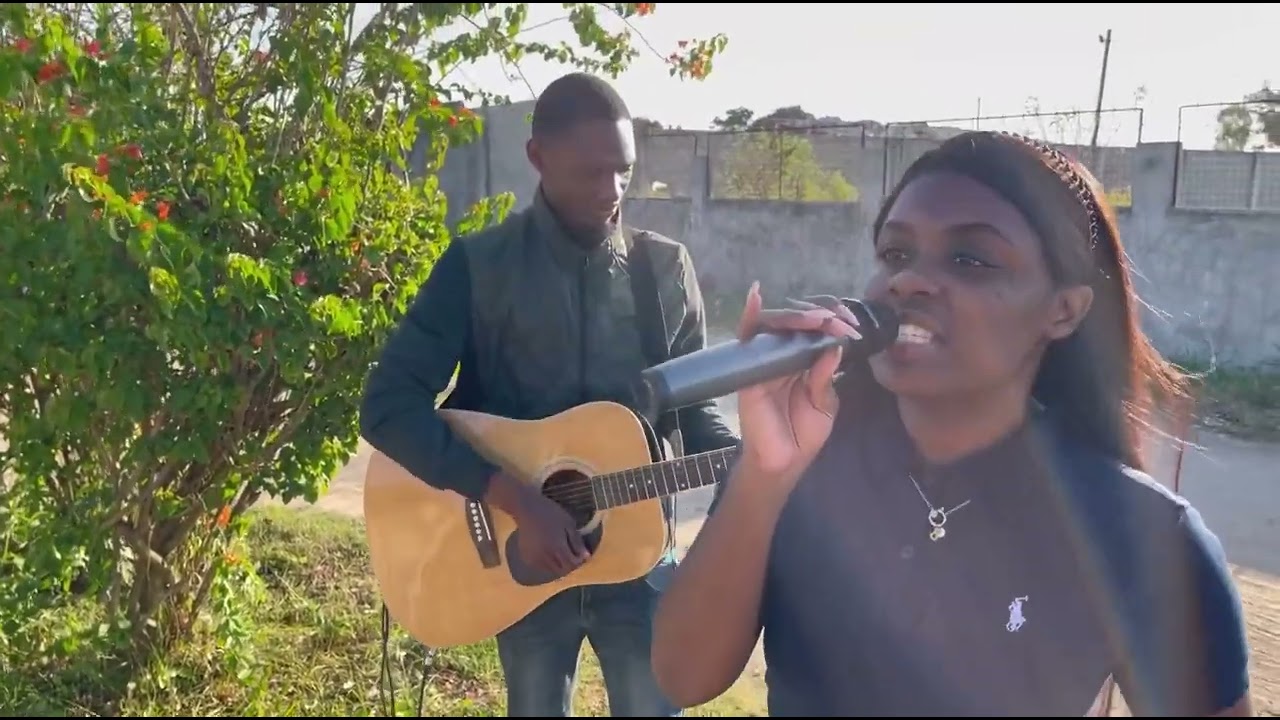 SOBRINHAS NOS ESTADOS UNIDOS E EM MAPUTO HOMENAGEAM O TIO ( PILAR DOS FERREIRAS)
