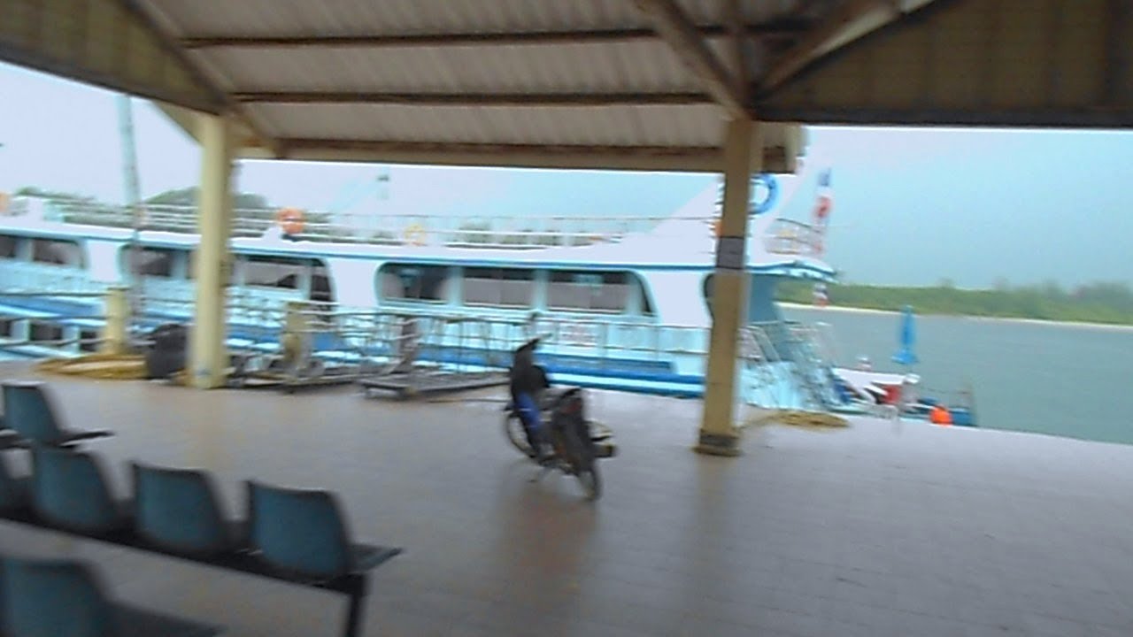 Saladan Pier, Saladan, Koh Lanta Island, Krabi Thailand. Saladan passenger ferry terminal. เกาะลันตา