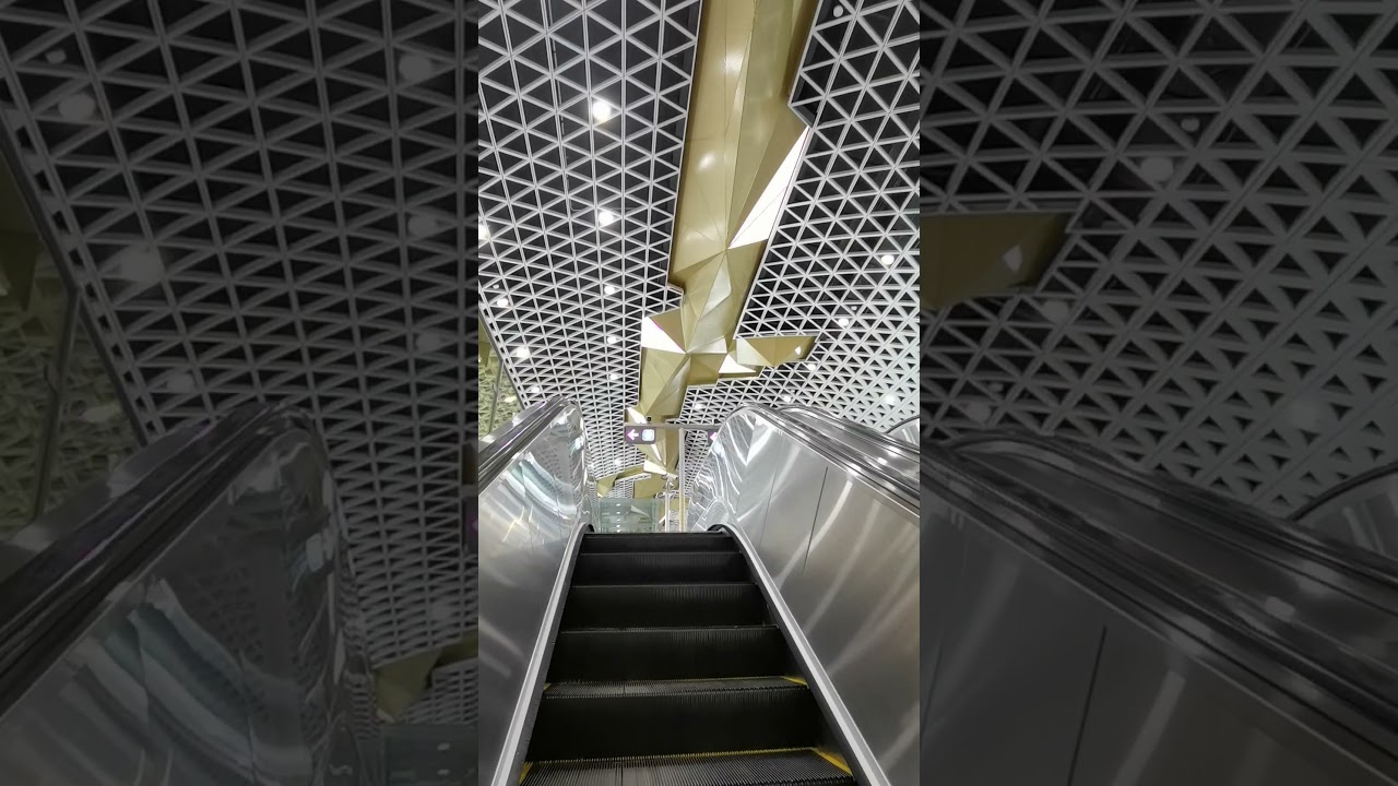 🇨🇳🚆大灣區深圳大運中心地鐵站設計 Shenzhen Metro Universiade Station Design Cyber Futuristic Style Entertainment