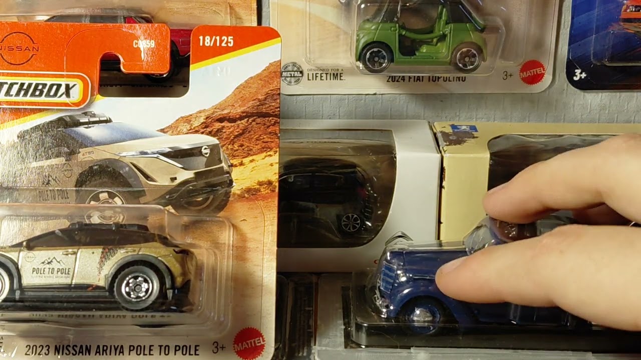 4 matchbox et 1 hot wheels