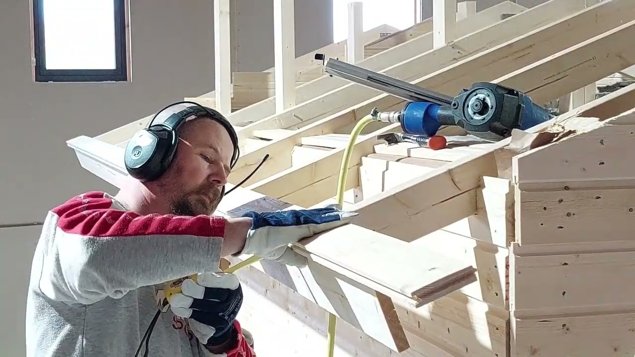 Tehdään sauna osa 10, raakapontti ja räystäslaudat.