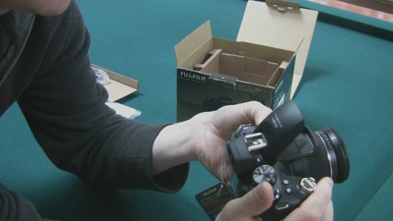 Fujifilm FinePix HS10 Unboxing and Quick Preview