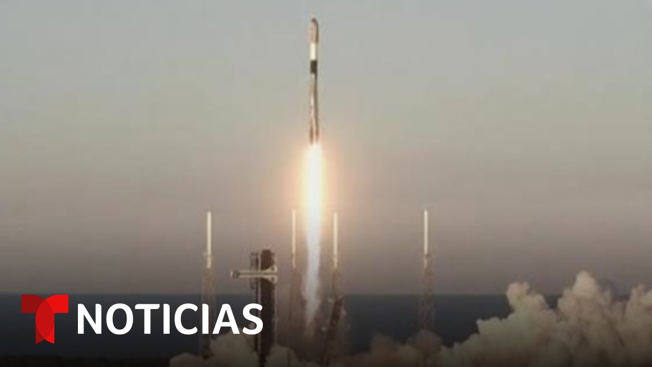 SpaceX lanza un cohete con docenas de satélites desde Cabo Cañaveral