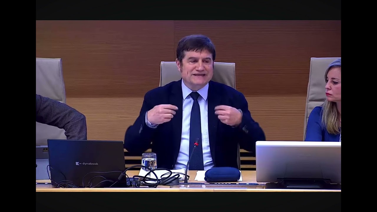 Guillem Bou explicando las Hipotecas REDAL, IRPH y las Hipotecas Crecientes en el Congreso