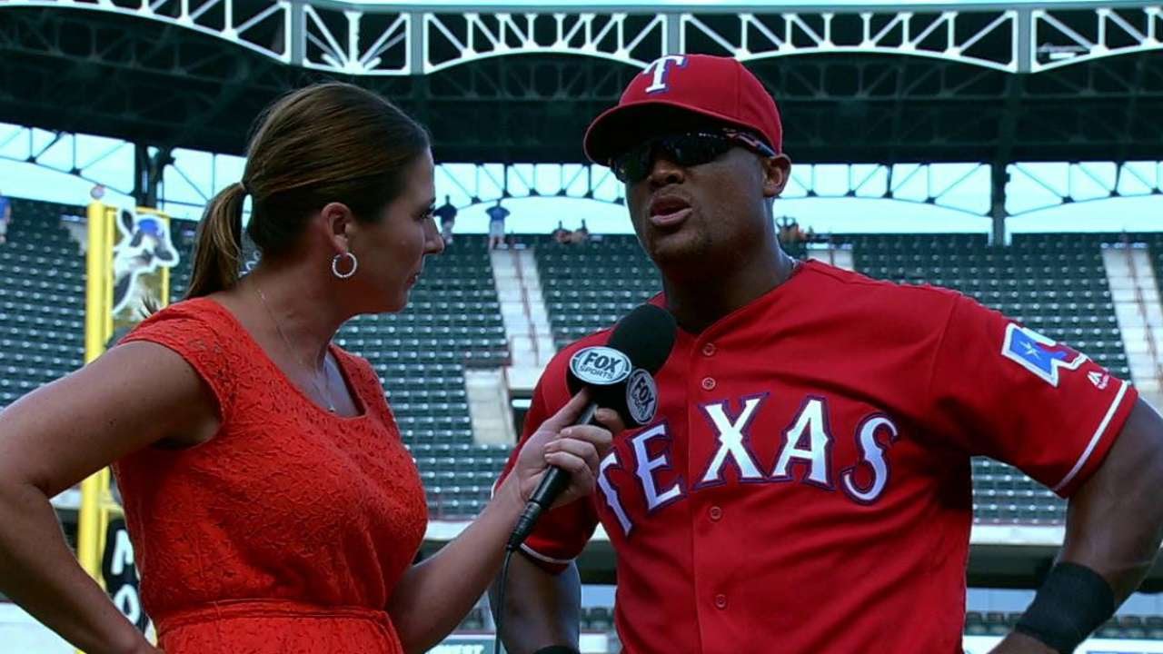 BOS@TEX: Odor drenches reporter during interview