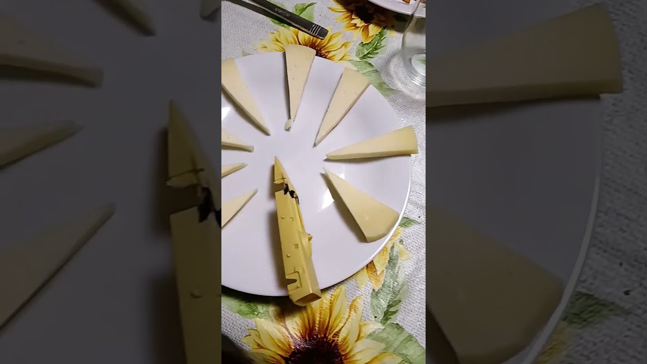 Menú especial para una cena de relax, la elegante otro día y el mantel no me gusta pero tiene flores