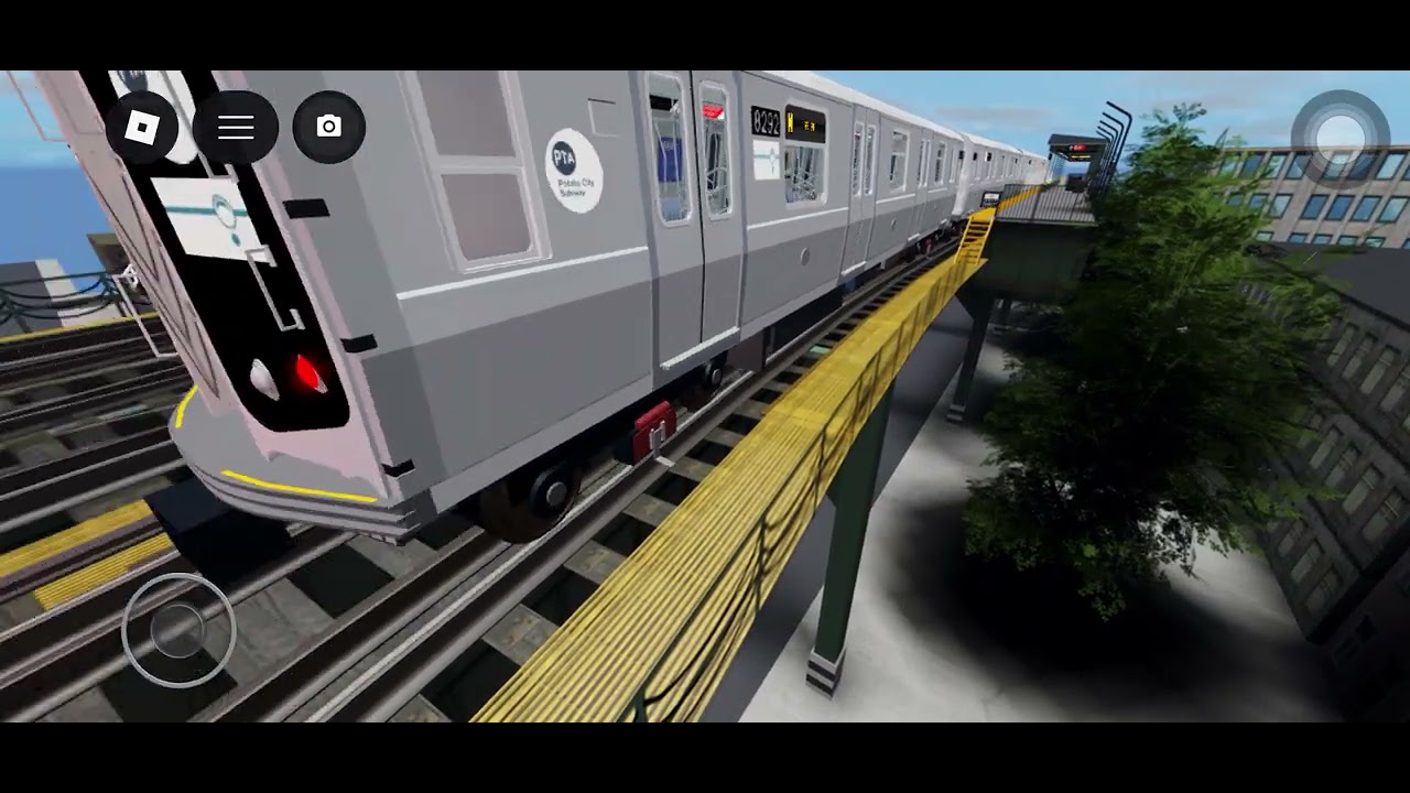 Driving the R143🚇￼