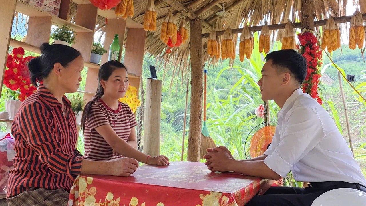Mui hoped Nhat would return to work, but the answer left him with no choice but to wait