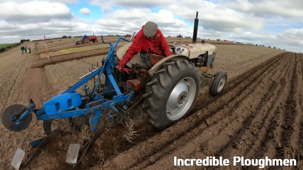 1970 David Brown 780 Selectamatic LiveDrive 2.7 Litre 3-Cyl Diesel Tractor with Ransomes Plough