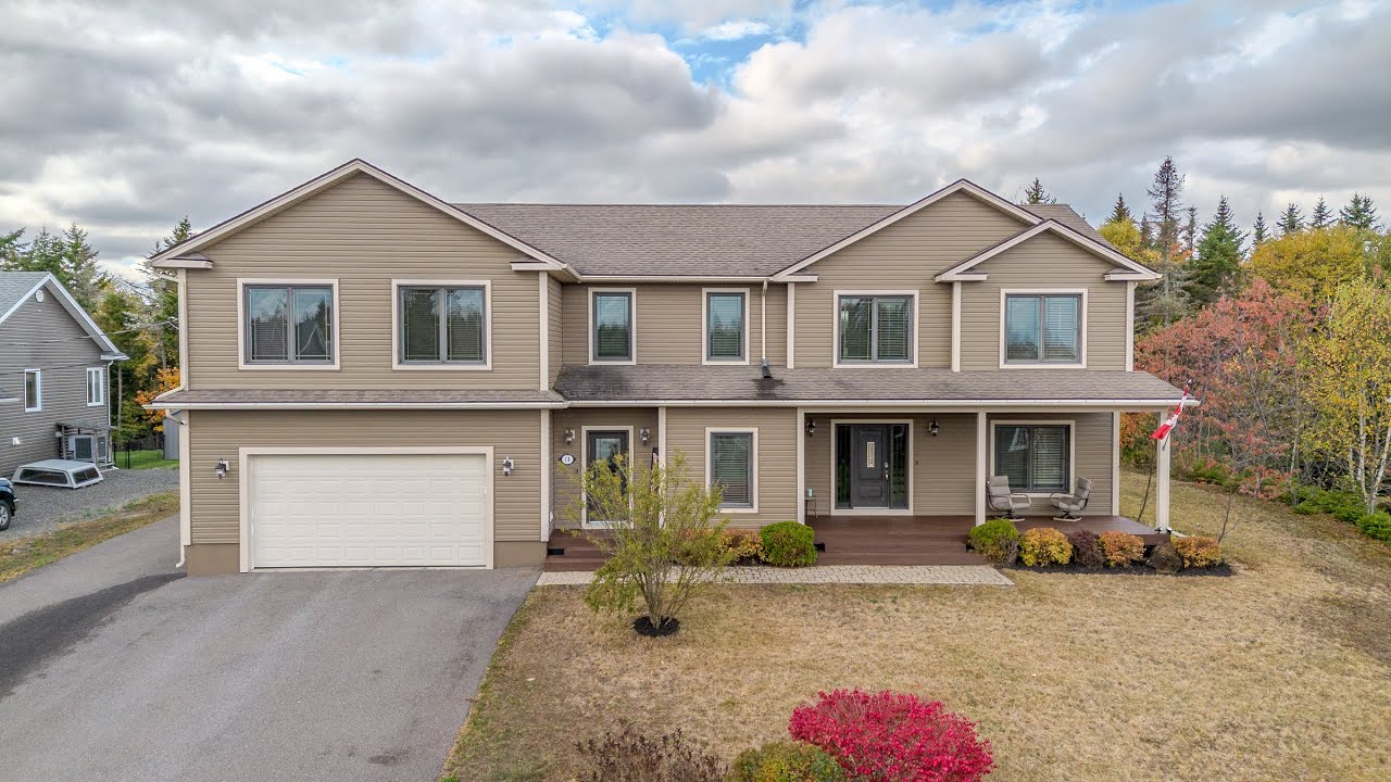 18 Maplecrest Drive, Grand Bay-Westfield