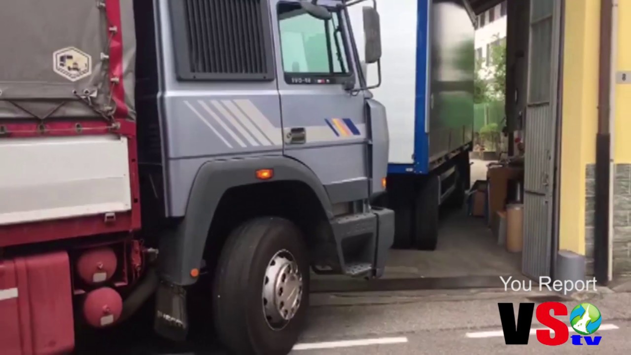 La manovra incredibile del camionista di Gandino