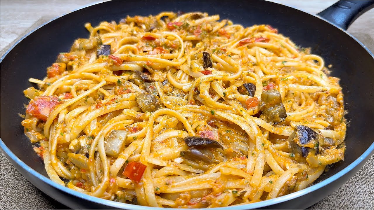 Такой ароматный, что все соседи просили рецепт! Вкуснейшие макароны с баклажанами!