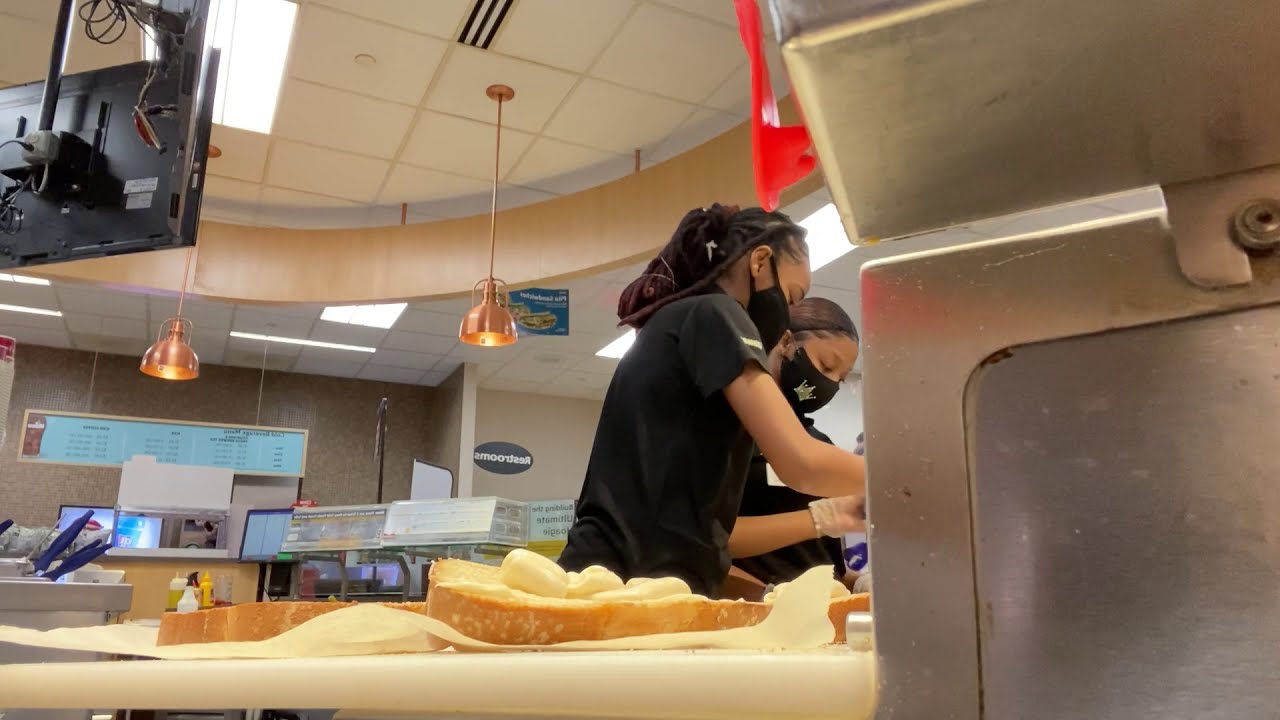 COME TO WORK WITH ME AT WAWA! *ALMOST GOT FIRED*😳