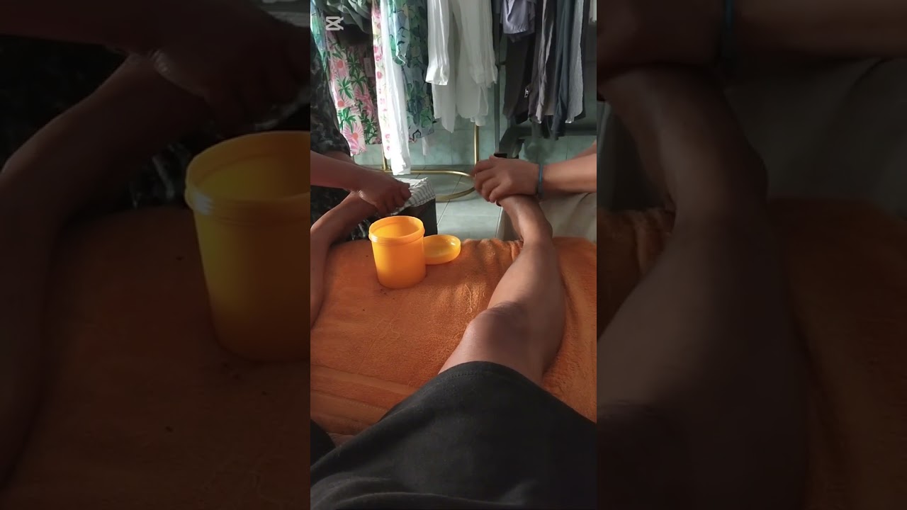 របៀប ម៉ាស្សាបាតជើង(How to massage the soles of the feet)