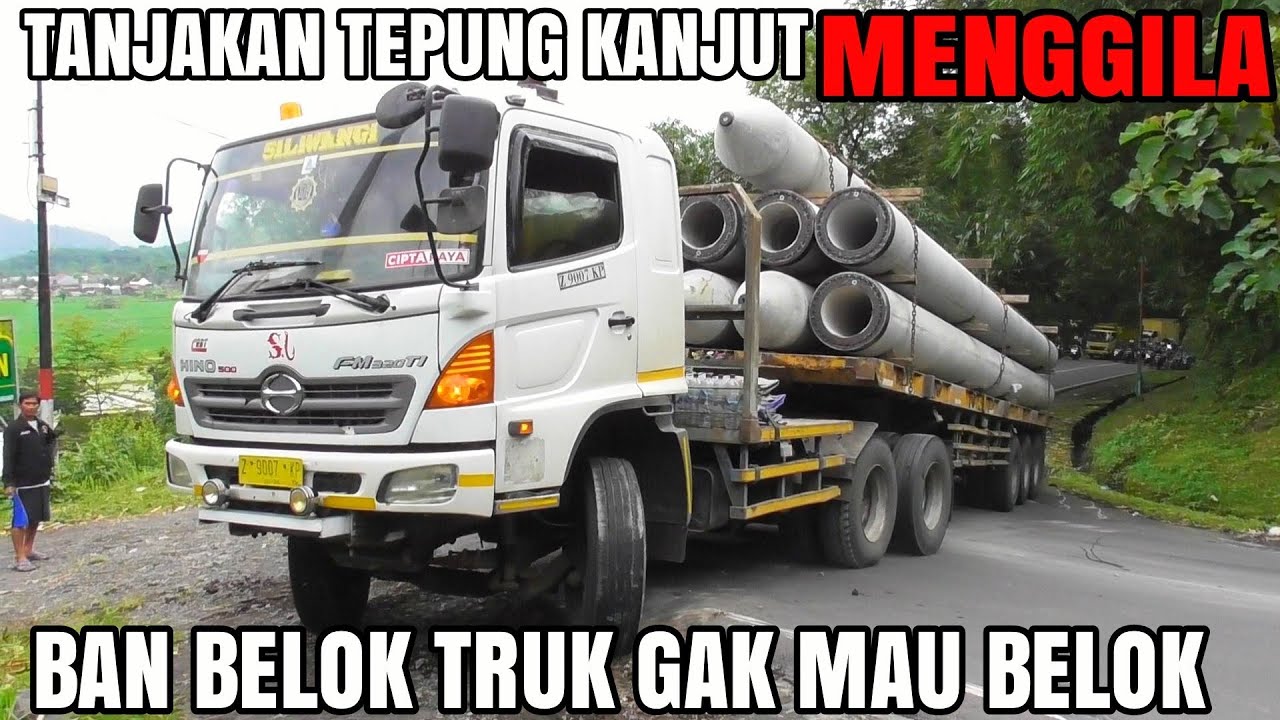Tanjakan Tepung Kanjut Menggila, Giliran Truk Trailer Hino Muatan Paku Bumi Dibuat Sengsara